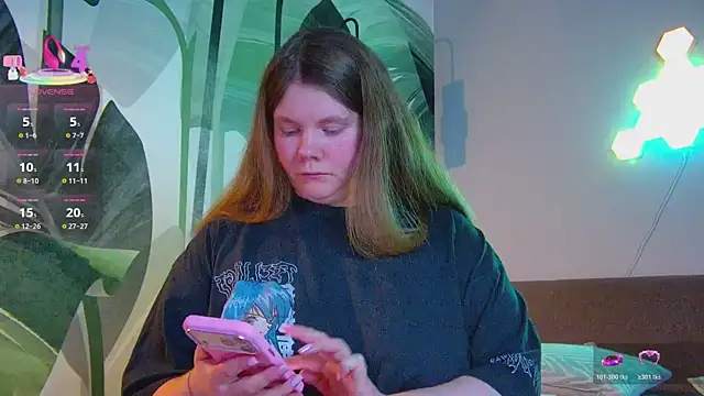 Snapshot of RubyValen chatting on 04/21/26, 01:18 RubyValen online show from 04/21/26, 01:18