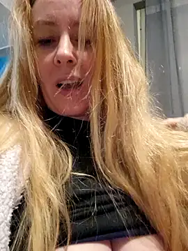 Snapshot of VictoriaMiami chatting on 12/08/24, 12:40 VictoriaMiami online show from 12/08/24, 12:40