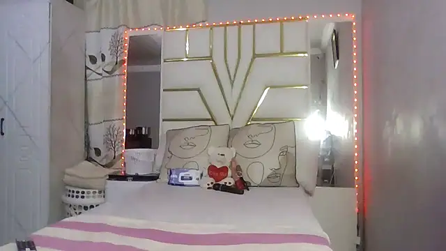 SexyyNana online show from 12/23/25, 01:36