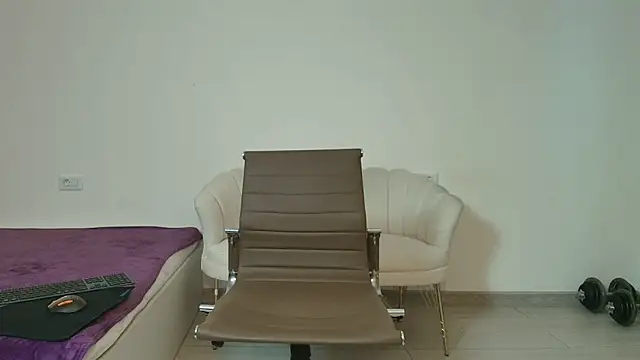 Snapshot of TheTopAlex chatting on 01/17/26, 06:18 TheTopAlex online show from 01/17/26, 06:18