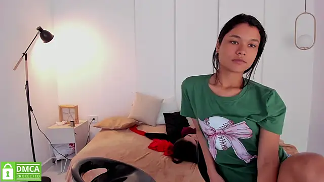 Snapshot of sexychanell_18 chatting on 01/15/25, 03:39 sexychanell 18 online show from 01/15/25, 03:39