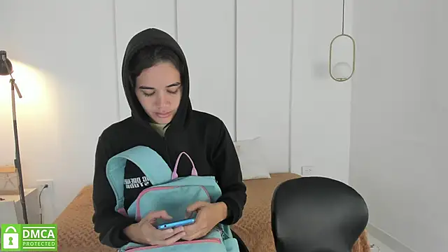 Snapshot of sexychanell_18 chatting on 01/23/25, 12:41 sexychanell 18 online show from 01/23/25, 12:41