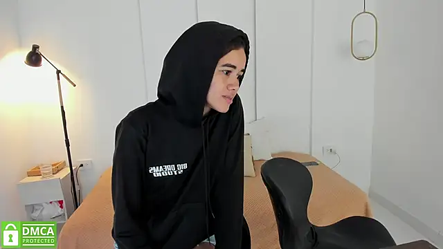 Snapshot of sexychanell_18 chatting on 01/28/25, 12:43 sexychanell 18 online show from 01/28/25, 12:43