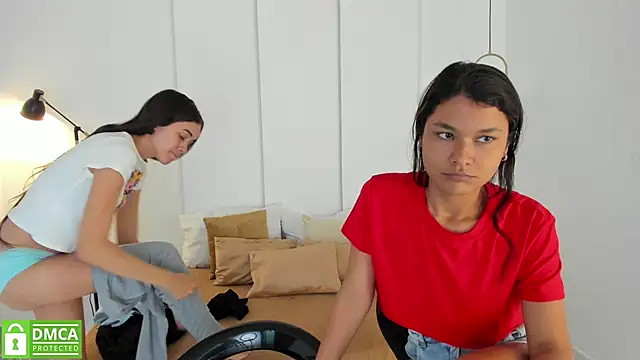 Snapshot of sexychanell_18 chatting on 02/05/25, 12:38 sexychanell 18 online show from 02/05/25, 12:38