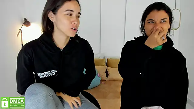 Snapshot of sexychanell_18 chatting on 03/03/25, 10:49 sexychanell 18 online show from 03/03/25, 10:49