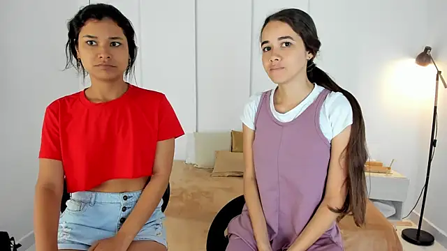 Snapshot of sexychanell_18 chatting on 03/05/25, 12:44 sexychanell 18 online show from 03/05/25, 12:44