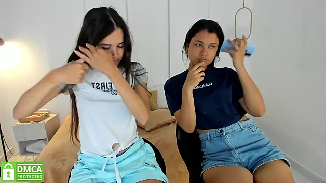 Snapshot of sexychanell_18 chatting on 03/08/25, 03:35 sexychanell 18 online show from 03/08/25, 03:35