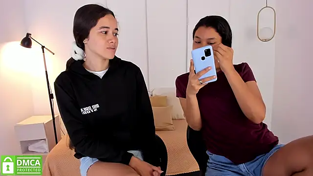 Snapshot of sexychanell_18 chatting on 03/22/25, 12:46 sexychanell 18 online show from 03/22/25, 12:46