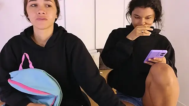 Snapshot of sexychanell_18 chatting on 09/30/25, 12:54 sexychanell 18 online show from 09/30/25, 12:54