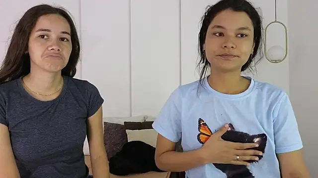 Snapshot of sexychanell_18 chatting on 10/26/25, 01:17 sexychanell 18 online show from 10/26/25, 01:17