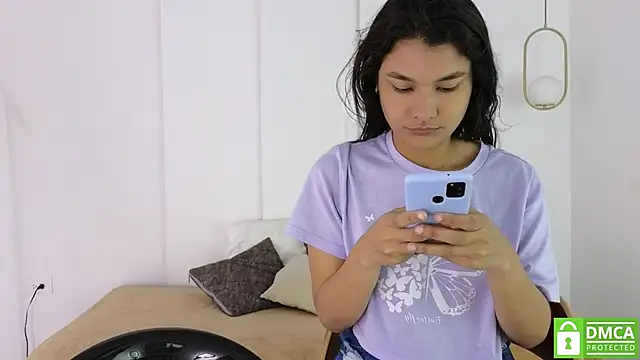 Snapshot of sexychanell_18 chatting on 11/22/25, 01:21 sexychanell 18 online show from 11/22/25, 01:21