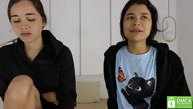 Snapshot of sexychanell_18 chatting on 11/25/25, 01:22 sexychanell 18 online show from 11/25/25, 01:22