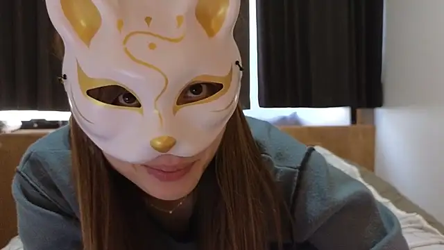 LuuLee0804 online show from 02/07/25, 04:37