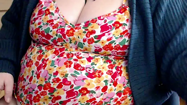 Snapshot of mayasmith chatting on 02/20/26, 10:49 mayasmith online show from 02/20/26, 10:49