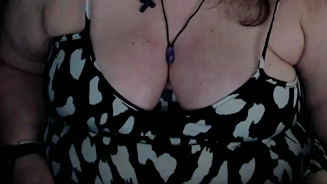 Snapshot of mayasmith chatting on 05/18/26, 03:29 mayasmith online show from 05/18/26, 03:29