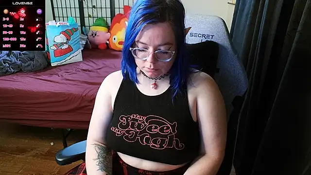 KiraSpitQueen online show from 12/25/24, 10:16