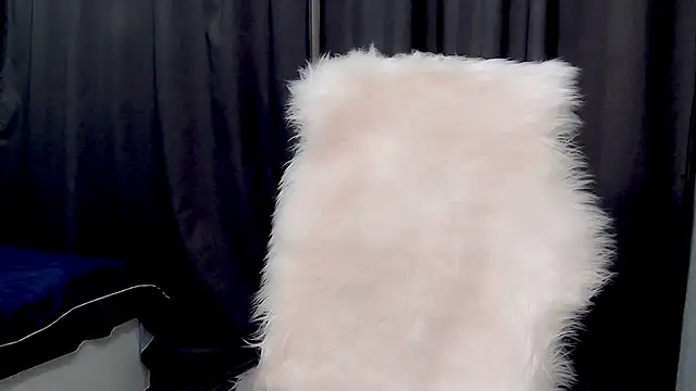 Snapshot of QueenOfUrKink chatting on 01/18/25, 12:35 QueenOfUrKink online show from 01/18/25, 12:35