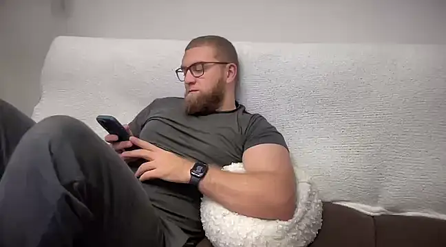 Snapshot of Bear_bear_ chatting on 12/11/24, 10:06 Bear bear  online show from 12/11/24, 10:06