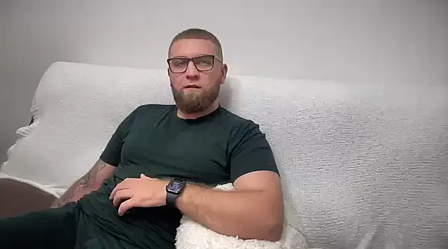 Snapshot of Bear_bear_ chatting on 12/16/24, 08:37 Bear bear  online show from 12/16/24, 08:37