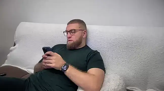 Snapshot of Bear_bear_ chatting on 12/17/24, 08:21 Bear bear  online show from 12/17/24, 08:21