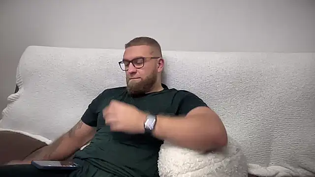 Snapshot of Bear_bear_ chatting on 12/17/24, 11:38 Bear bear  online show from 12/17/24, 11:38