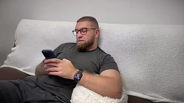 Snapshot of Bear_bear_ chatting on 12/19/24, 03:51 Bear bear  online show from 12/19/24, 03:51