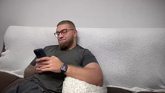 Snapshot of Bear_bear_ chatting on 12/19/24, 10:42 Bear bear  online show from 12/19/24, 10:42