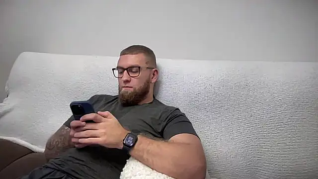 Snapshot of Bear_bear_ chatting on 12/21/24, 01:47 Bear bear  online show from 12/21/24, 01:47