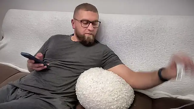 Snapshot of Bear_bear_ chatting on 12/21/24, 05:14 Bear bear  online show from 12/21/24, 05:14