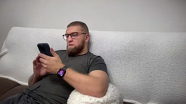 Snapshot of Bear_bear_ chatting on 12/21/24, 09:58 Bear bear  online show from 12/21/24, 09:58