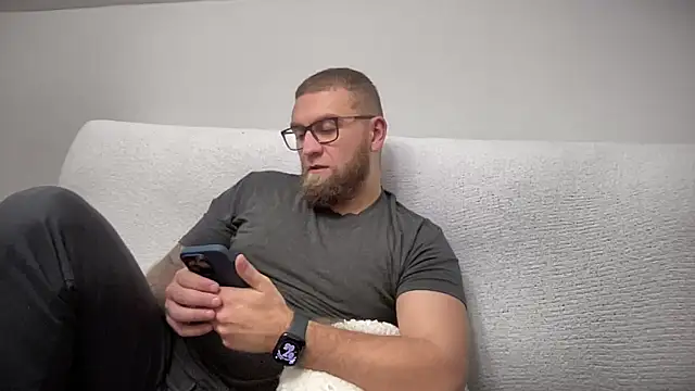 Snapshot of Bear_bear_ chatting on 12/22/24, 04:06 Bear bear  online show from 12/22/24, 04:06