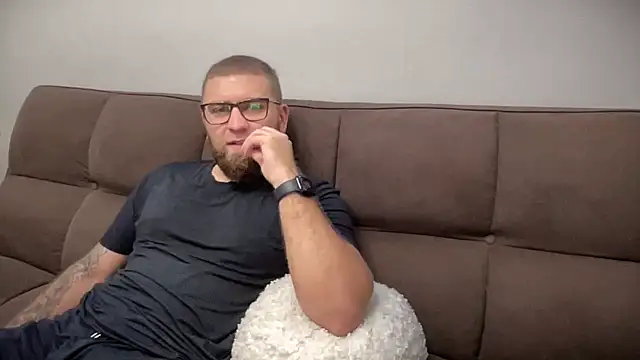 Snapshot of Bear_bear_ chatting on 12/27/24, 06:46 Bear bear  online show from 12/27/24, 06:46