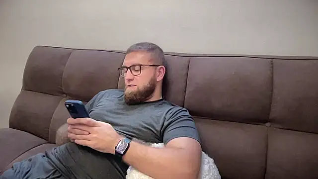 Snapshot of Bear_bear_ chatting on 12/28/24, 10:03 Bear bear  online show from 12/28/24, 10:03