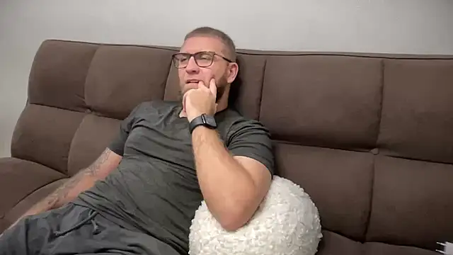 Snapshot of Bear_bear_ chatting on 12/28/24, 01:28 Bear bear  online show from 12/28/24, 01:28