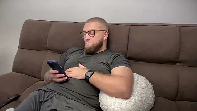 Snapshot of Bear_bear_ chatting on 12/30/24, 03:24 Bear bear  online show from 12/30/24, 03:24