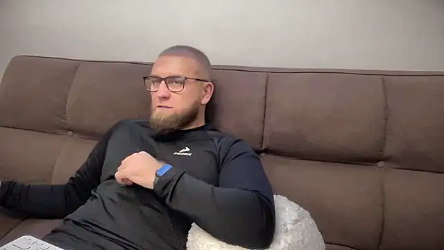 Snapshot of Bear_bear_ chatting on 12/31/24, 12:57 Bear bear  online show from 12/31/24, 12:57