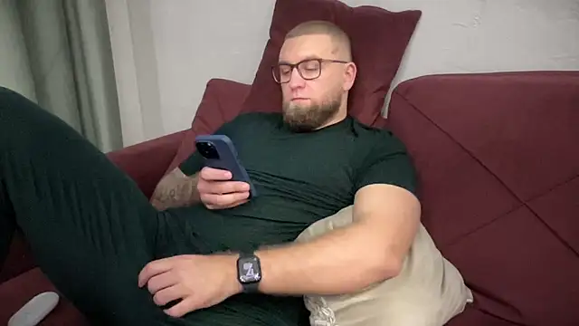 Snapshot of Bear_bear_ chatting on 01/29/25, 02:42 Bear bear  online show from 01/29/25, 02:42