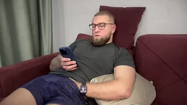 Snapshot of Bear_bear_ chatting on 01/31/25, 12:51 Bear bear  online show from 01/31/25, 12:51