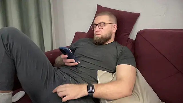 Snapshot of Bear_bear_ chatting on 02/02/25, 03:17 Bear bear  online show from 02/02/25, 03:17