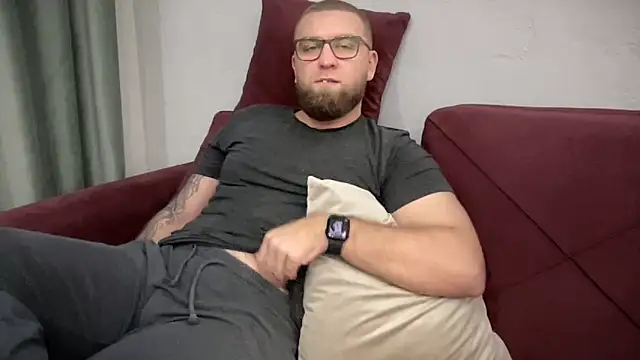 Snapshot of Bear_bear_ chatting on 02/03/25, 03:38 Bear bear  online show from 02/03/25, 03:38