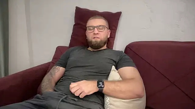 Snapshot of Bear_bear_ chatting on 02/05/25, 02:59 Bear bear  online show from 02/05/25, 02:59