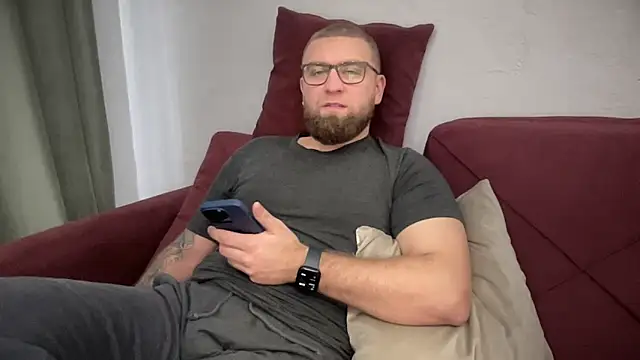 Snapshot of Bear_bear_ chatting on 02/06/25, 12:26 Bear bear  online show from 02/06/25, 12:26