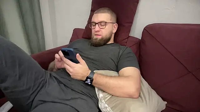 Snapshot of Bear_bear_ chatting on 02/06/25, 05:30 Bear bear  online show from 02/06/25, 05:30