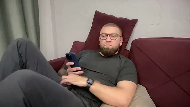 Snapshot of Bear_bear_ chatting on 02/06/25, 08:34 Bear bear  online show from 02/06/25, 08:34