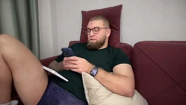 Snapshot of Bear_bear_ chatting on 02/09/25, 11:04 Bear bear  online show from 02/09/25, 11:04