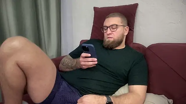 Snapshot of Bear_bear_ chatting on 02/10/25, 01:11 Bear bear  online show from 02/10/25, 01:11