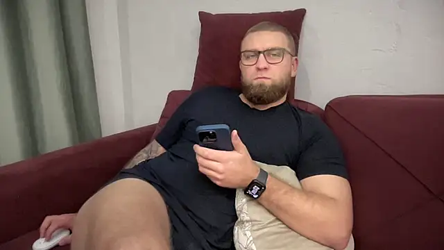 Snapshot of Bear_bear_ chatting on 02/12/25, 03:38 Bear bear  online show from 02/12/25, 03:38