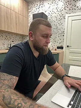 Snapshot of Bear_bear_ chatting on 02/12/25, 07:56 Bear bear  online show from 02/12/25, 07:56