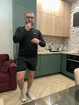 Snapshot of Bear_bear_ chatting on 02/21/25, 05:09 Bear bear  online show from 02/21/25, 05:09