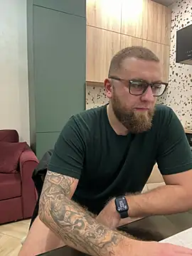 Snapshot of Bear_bear_ chatting on 02/21/25, 08:16 Bear bear  online show from 02/21/25, 08:16